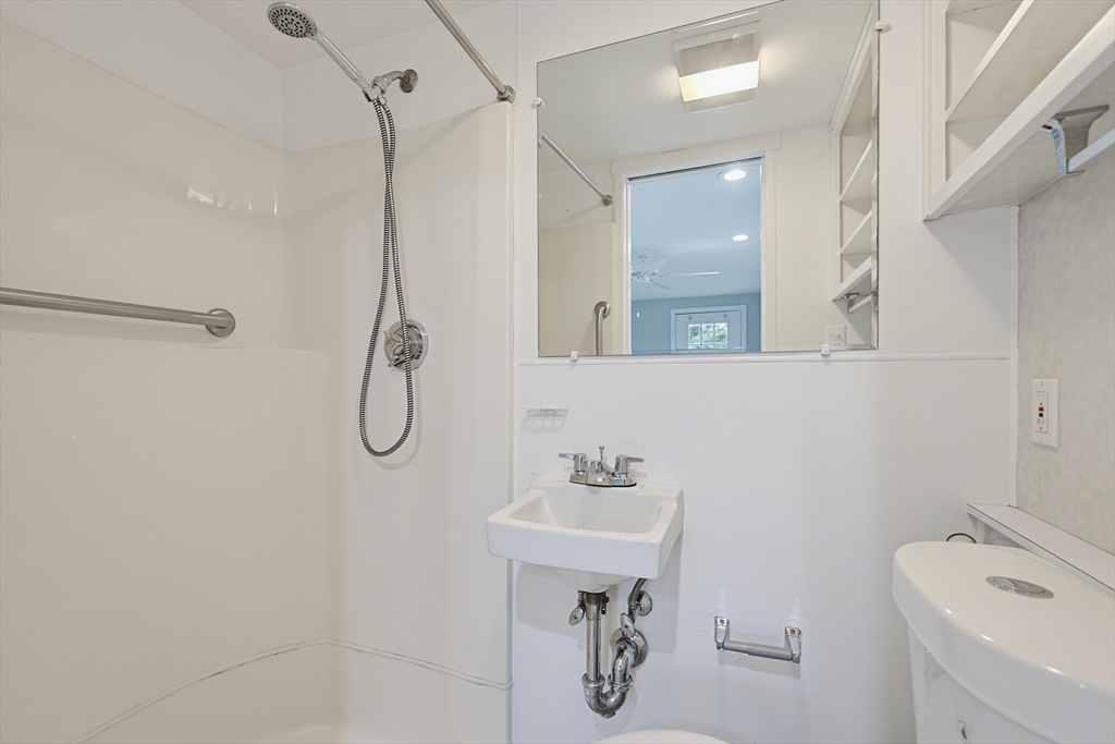 11 Lowe Street Place Property Photo 32