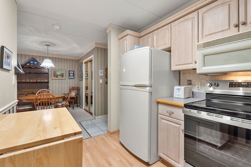 137 Franklin # 203 Property Photo 8
