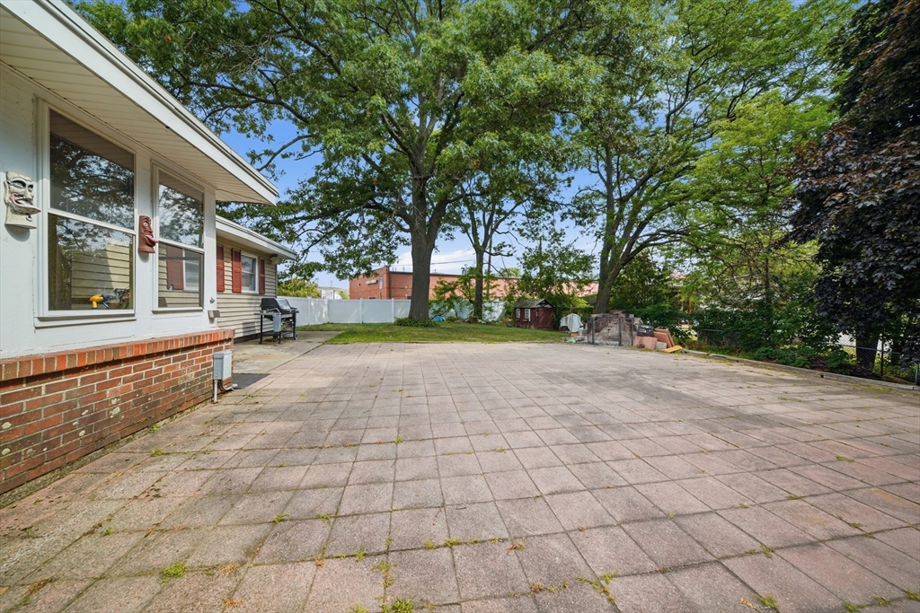 218 Stedman St Property Photo 31