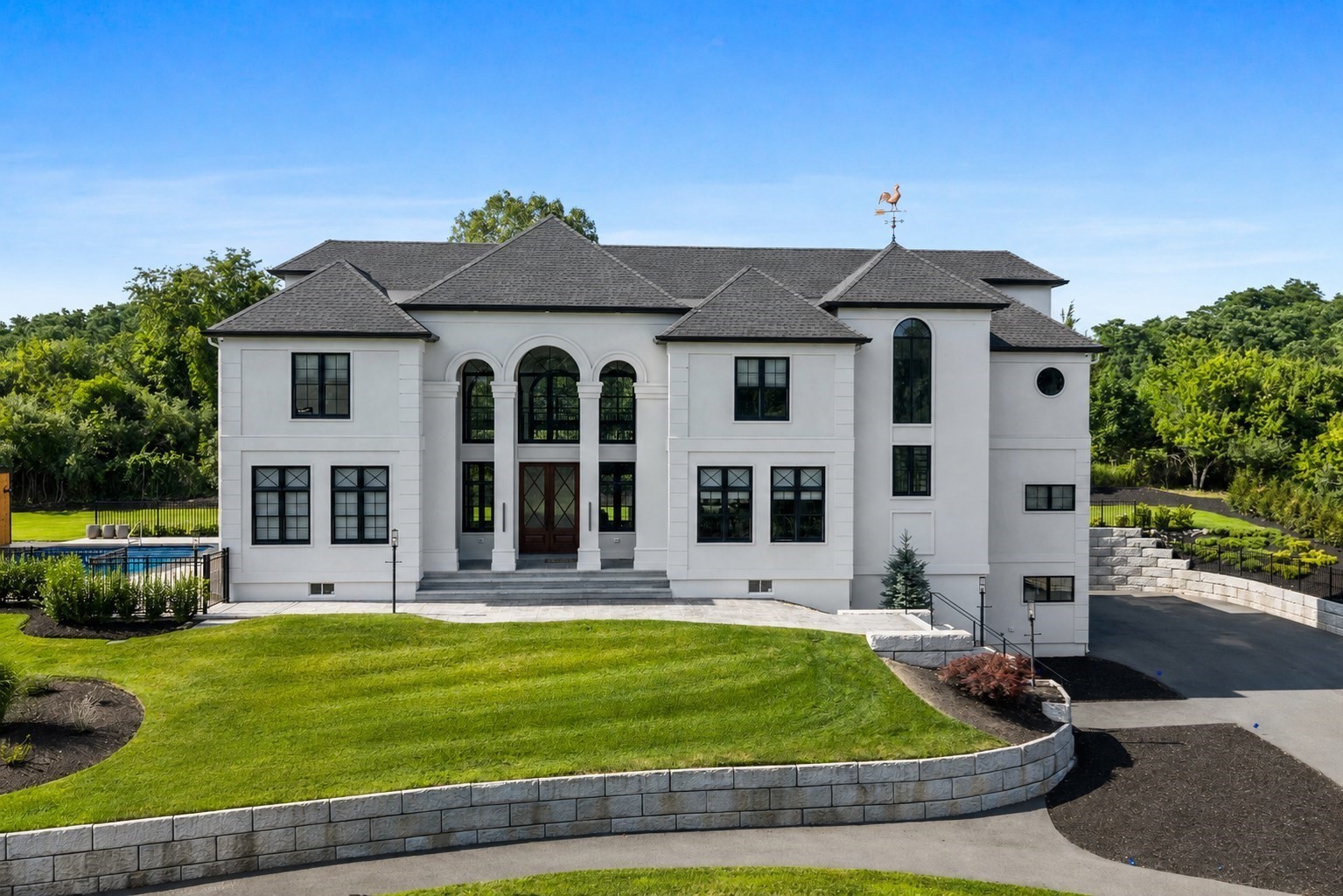 19 Bridle Spur Ln
