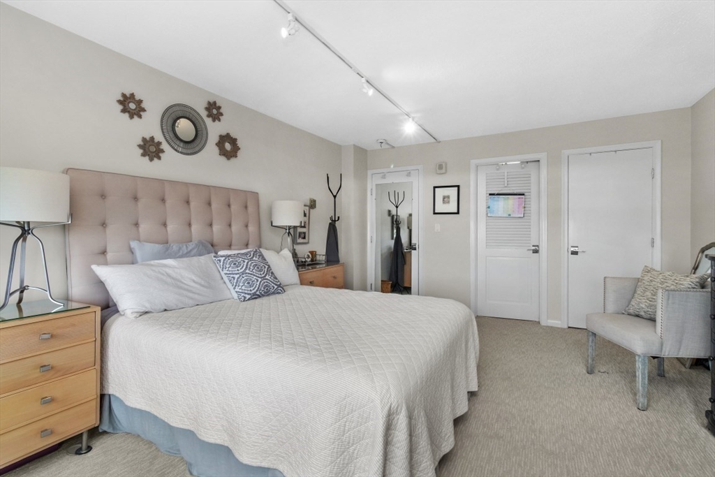 280 Boylston St # 713 Property Photo 19