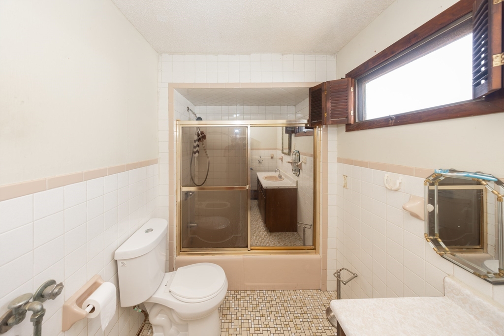 65 Beattie St Property Photo 9
