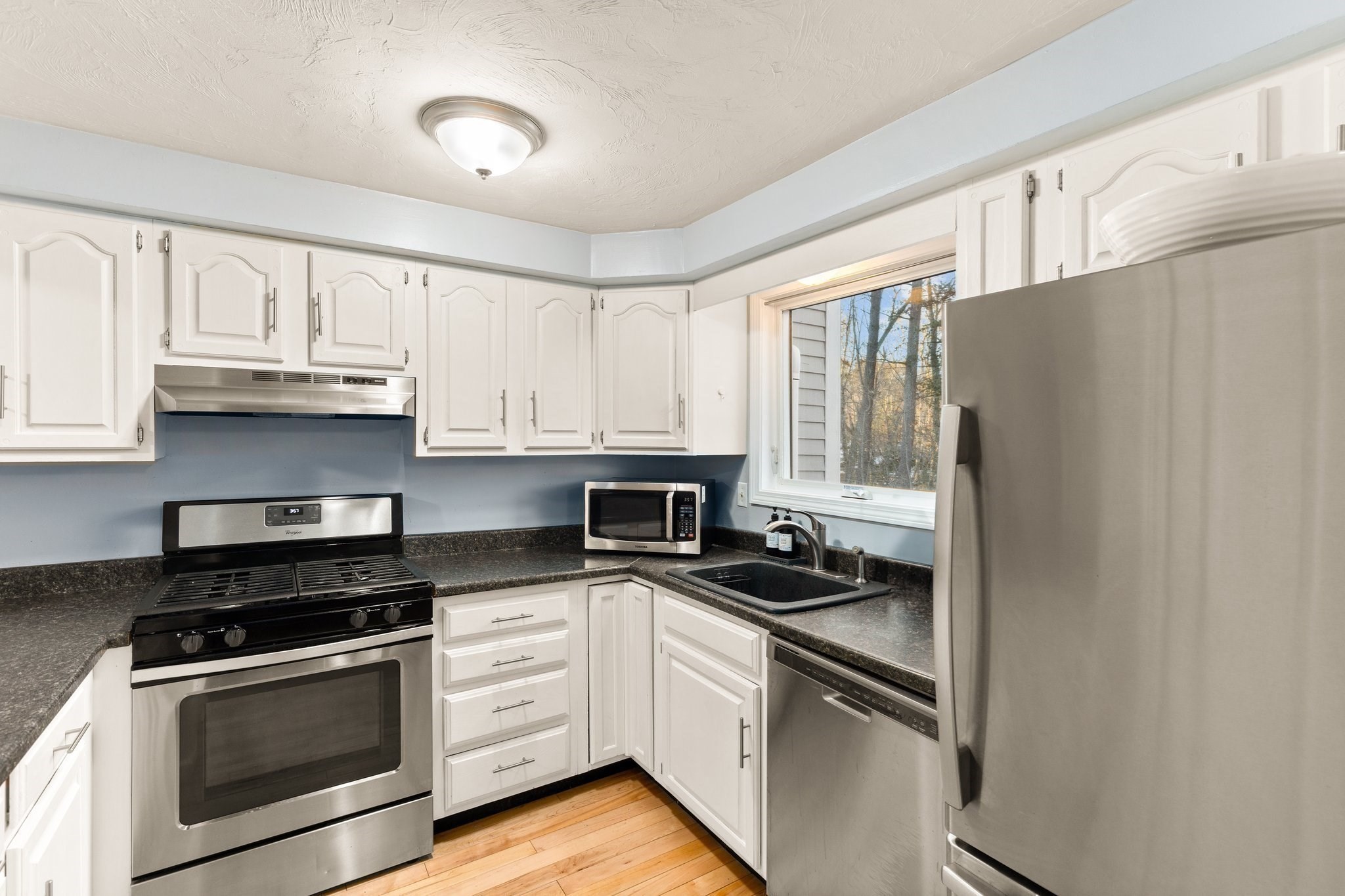 8 Spruce Tree Ln # 28 Property Photo 8