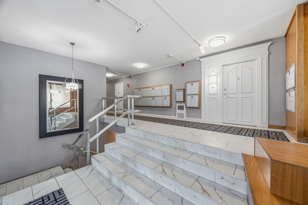 20 Hammond Pond Pkwy # 506 Property Photo 8