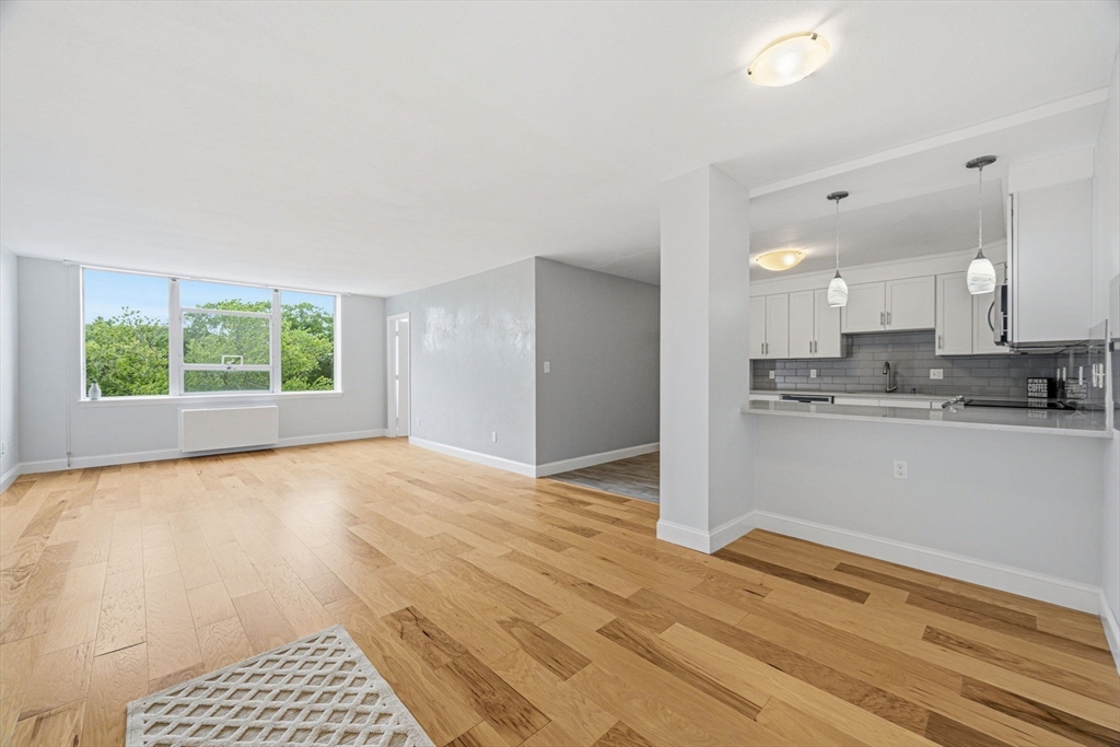 20 Hammond Pond Pkwy # 506 Property Photo 13