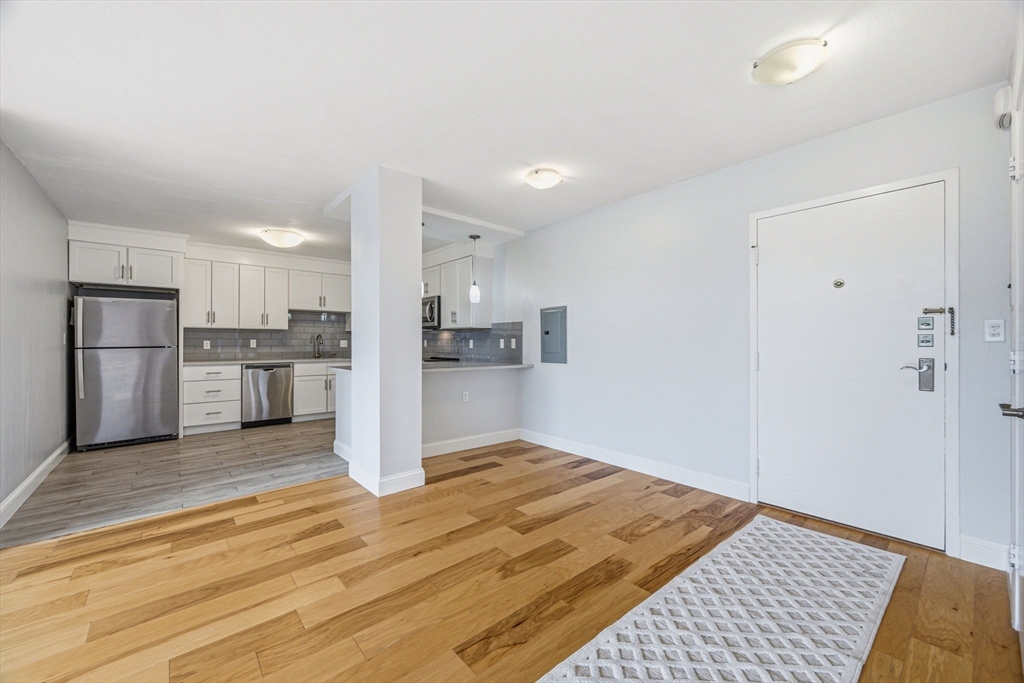 20 Hammond Pond Pkwy # 506 Property Photo 19