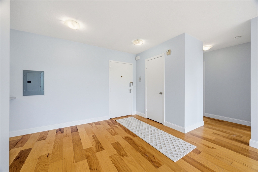 20 Hammond Pond Pkwy # 506 Property Photo 20
