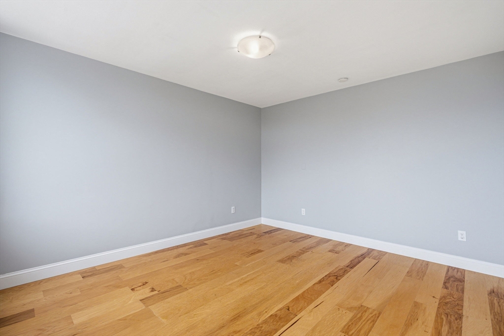 20 Hammond Pond Pkwy # 506 Property Photo 23