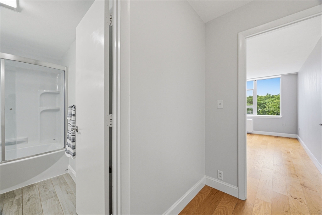20 Hammond Pond Pkwy # 506 Property Photo 25