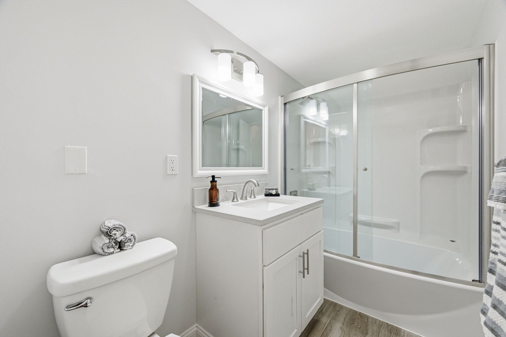 20 Hammond Pond Pkwy # 506 Property Photo 26