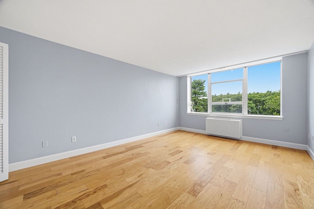 20 Hammond Pond Pkwy # 506 Property Photo 29