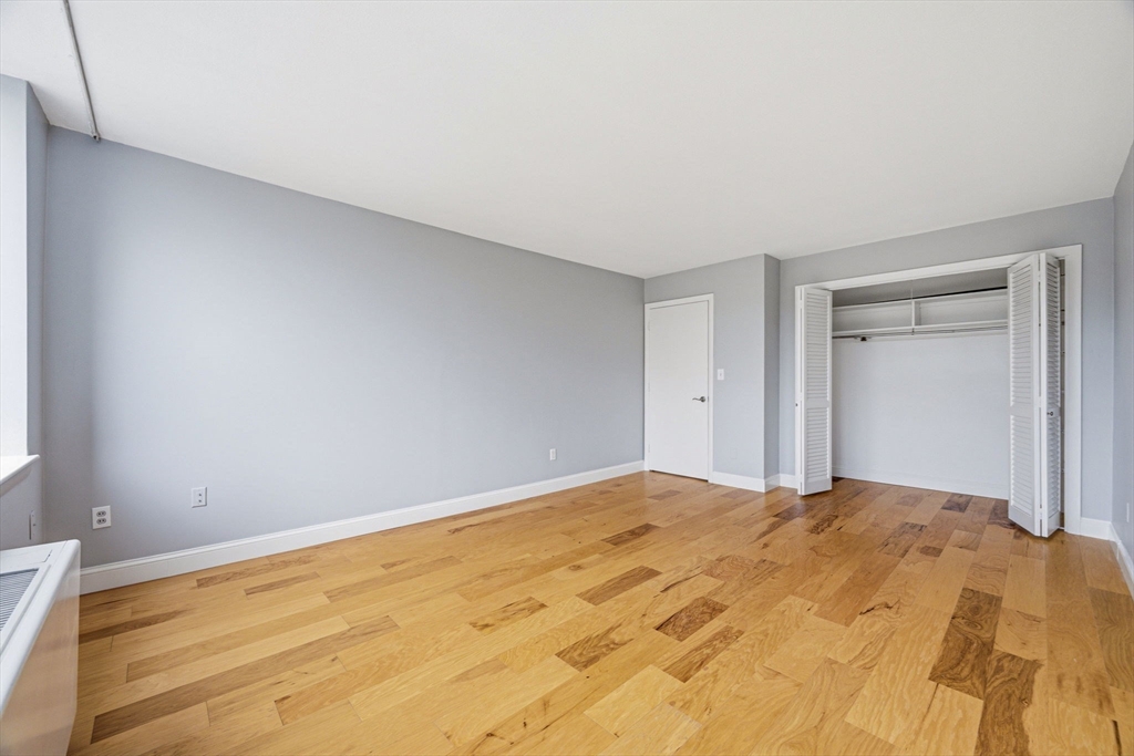 20 Hammond Pond Pkwy # 506 Property Photo 30