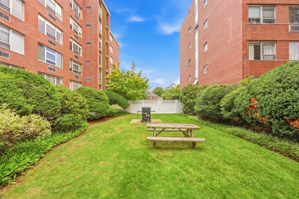 20 Hammond Pond Pkwy # 506 Property Photo 36