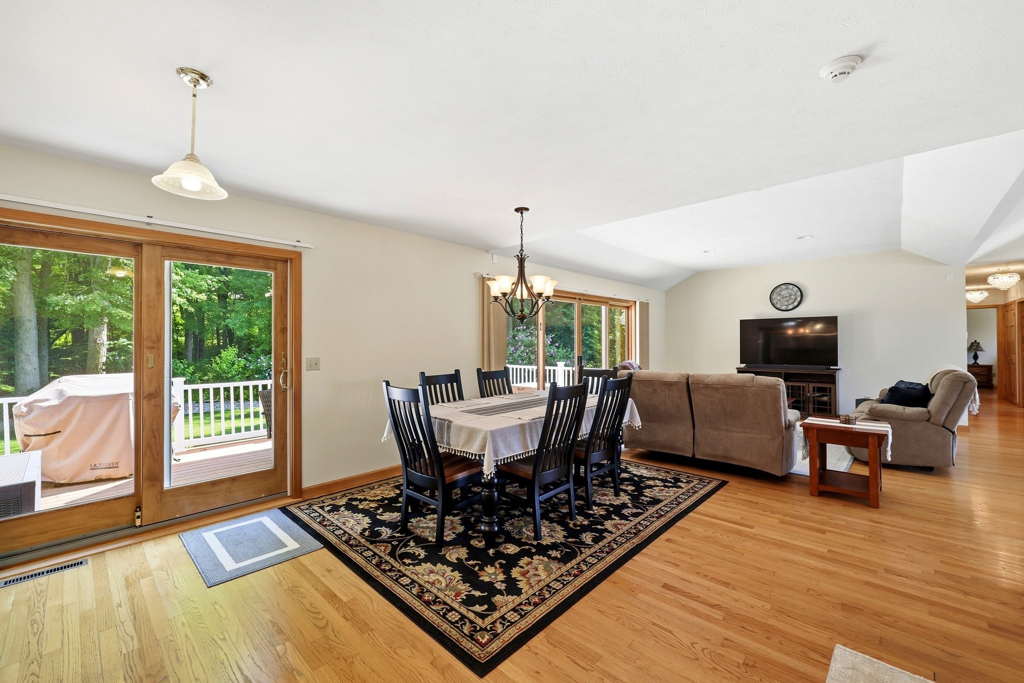 142 Oak Knoll Cir Property Photo 11