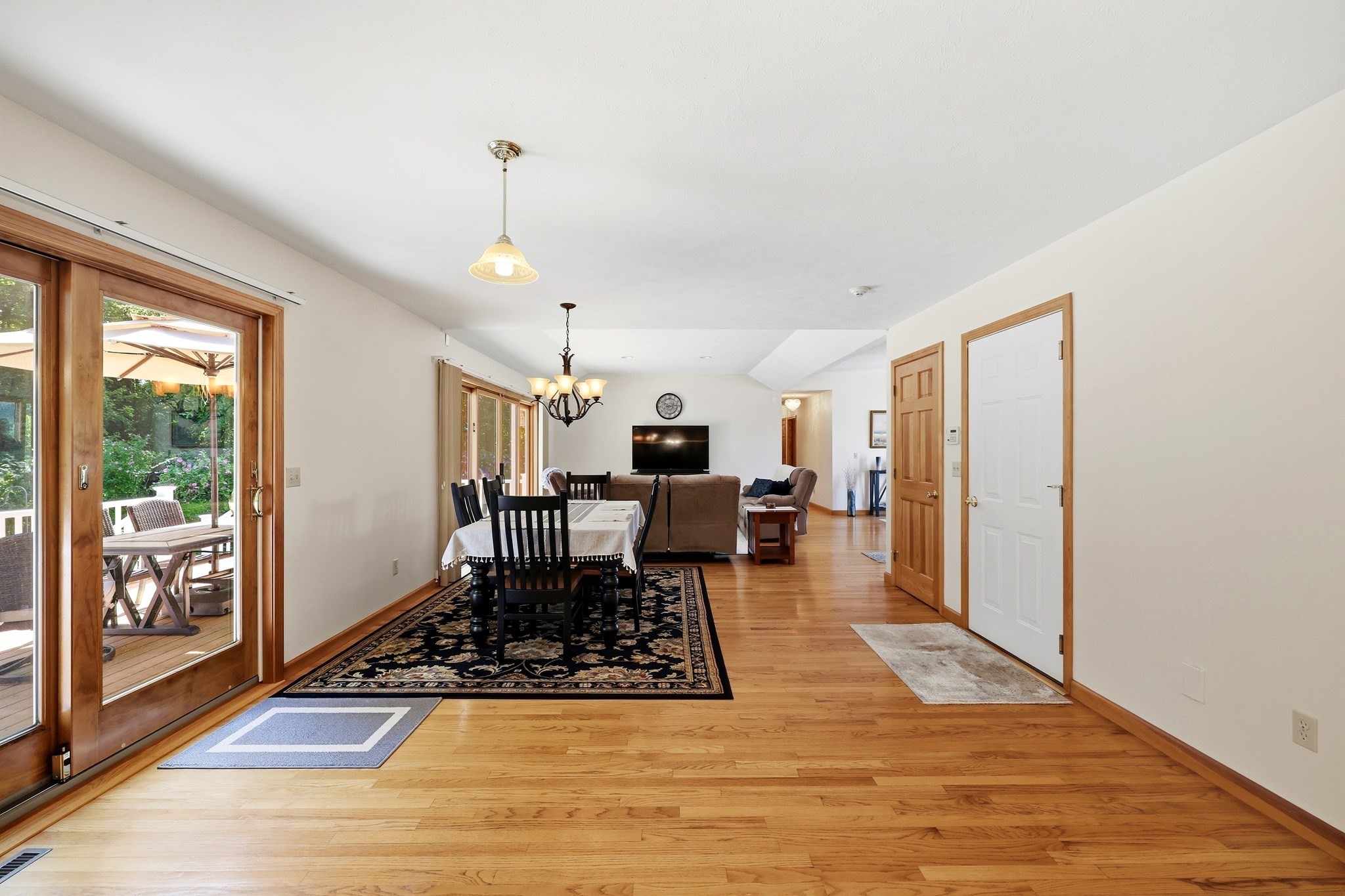 142 Oak Knoll Cir Property Photo 12