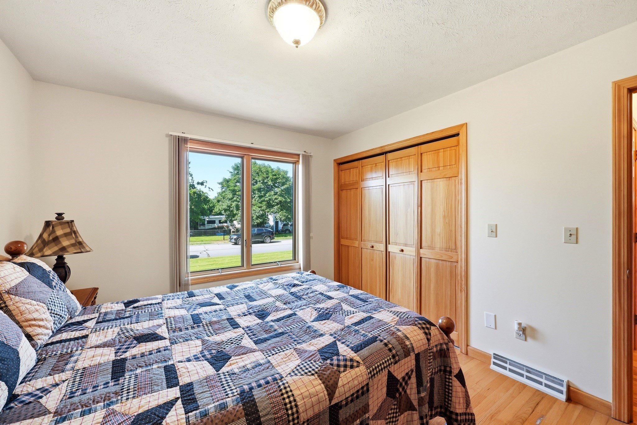 142 Oak Knoll Cir Property Photo 20