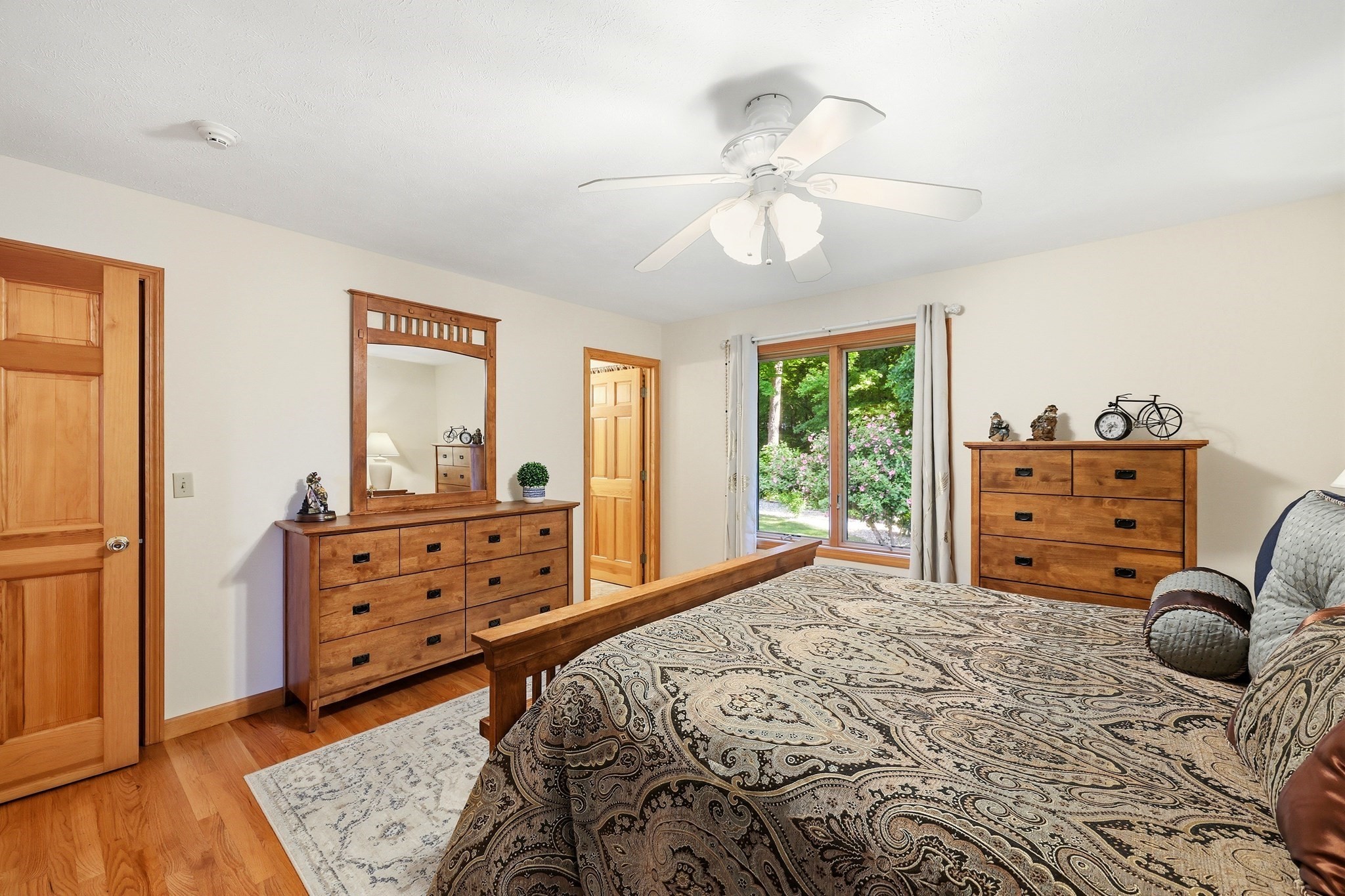 142 Oak Knoll Cir Property Photo 22