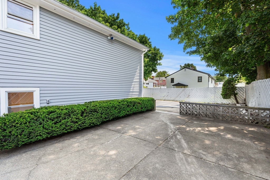 11 Newman St Property Photo 33
