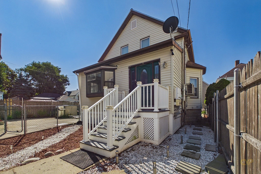 206 Austin St Property Photo 2