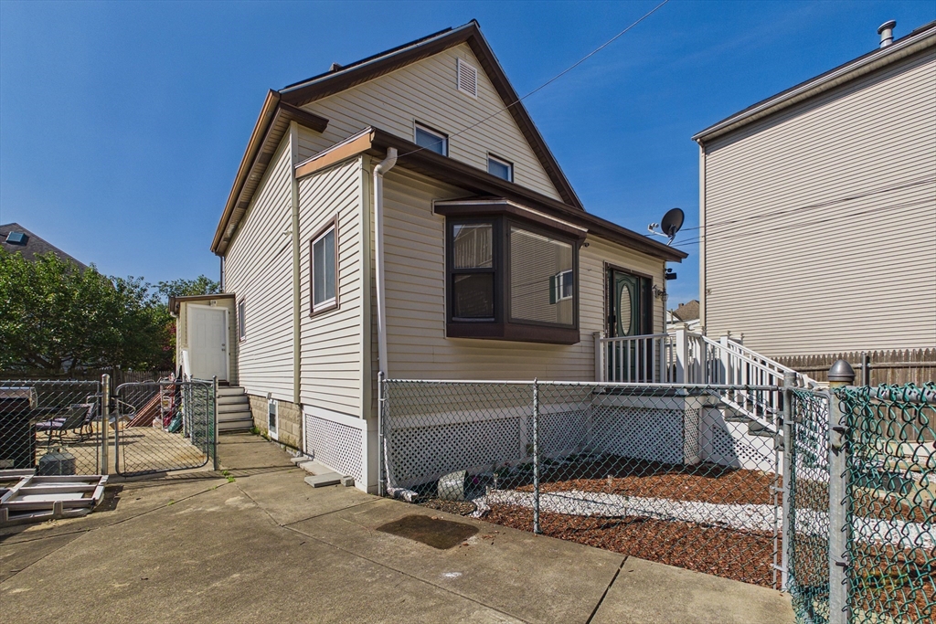 206 Austin St Property Photo 3