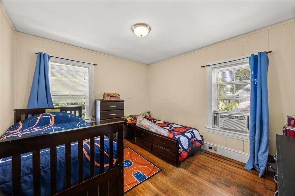 11 Sisson St Property Photo 11