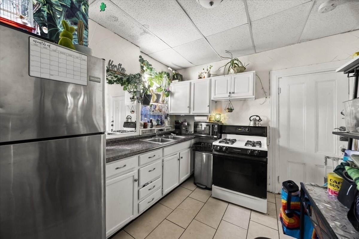 11 Sisson St Property Photo 16