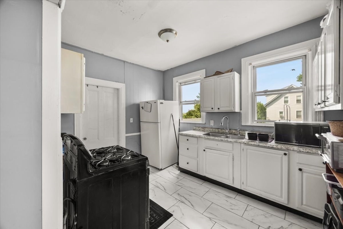 11 Sisson St Property Photo 22
