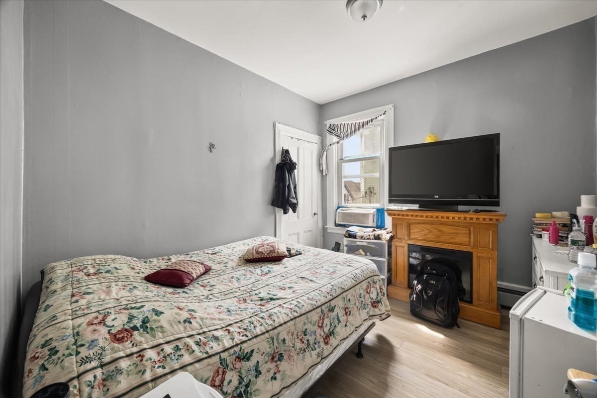11 Sisson St Property Photo 28