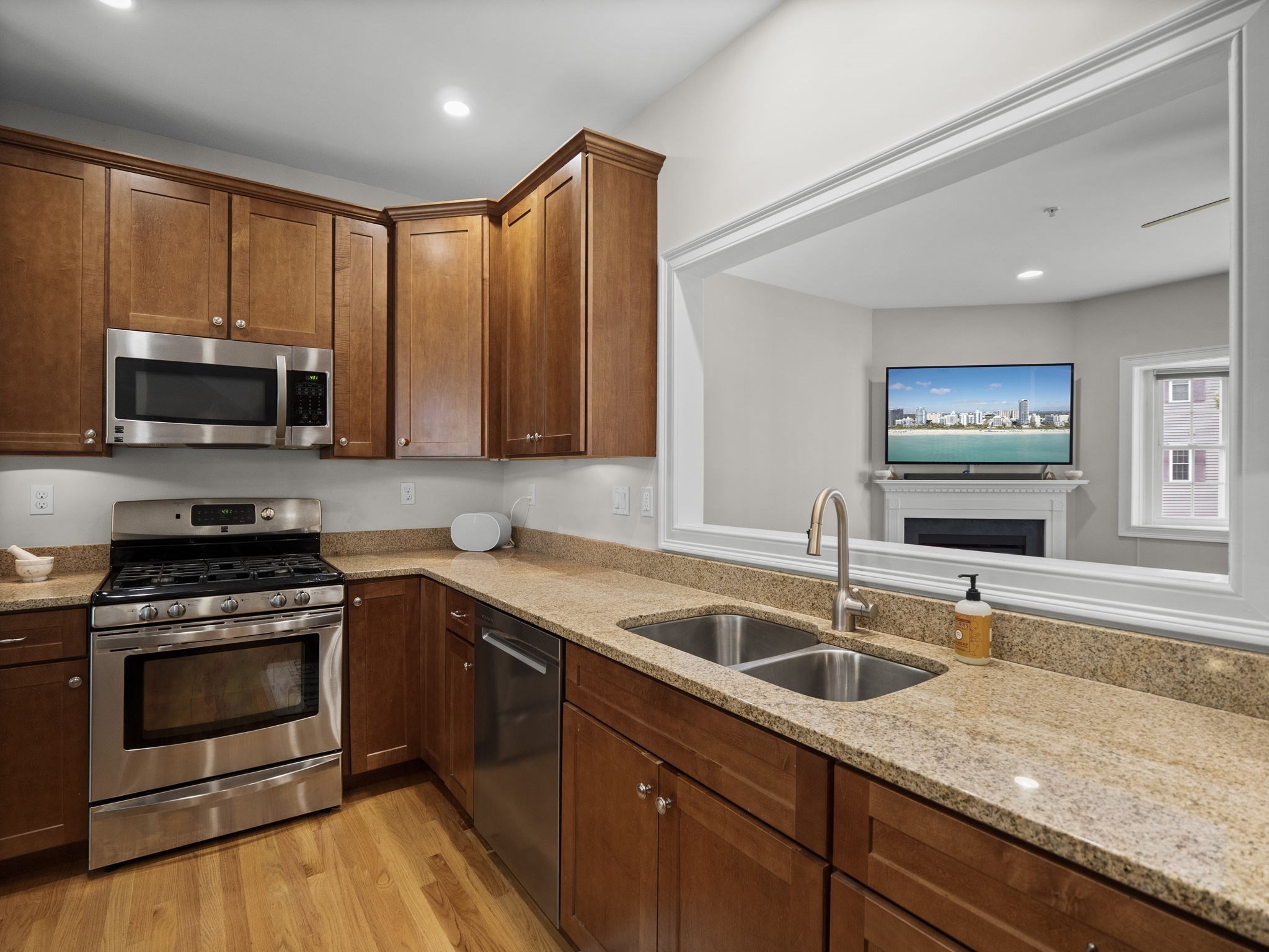 262 Winn Street # B Property Photo 13