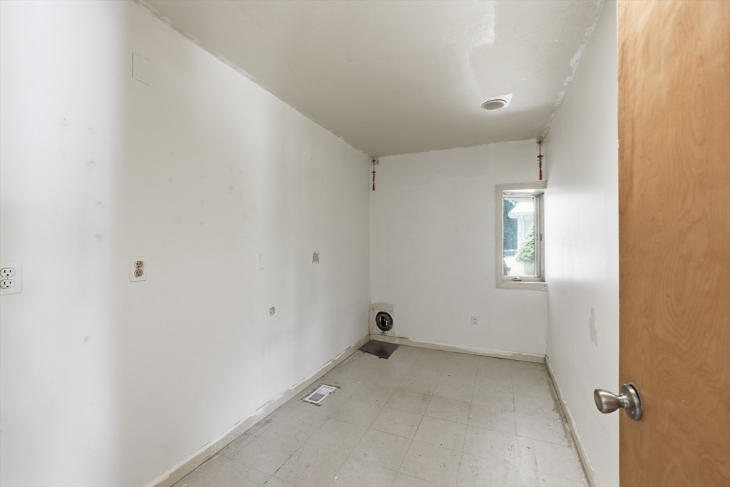 150-152 West Main Street Property Photo 27