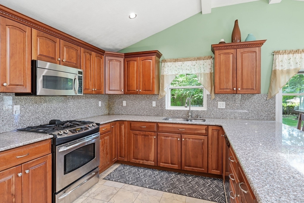160 East St Property Photo 6