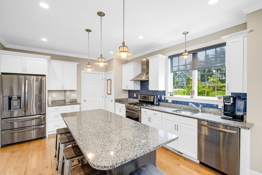 5 Point Shore Drive Property Photo 5