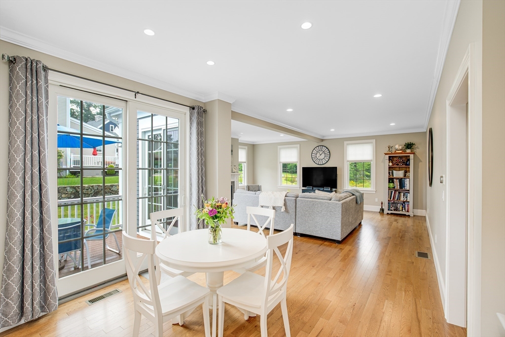 5 Point Shore Drive Property Photo 9