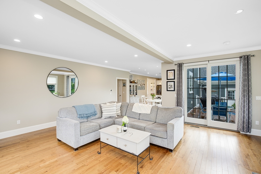 5 Point Shore Drive Property Photo 11