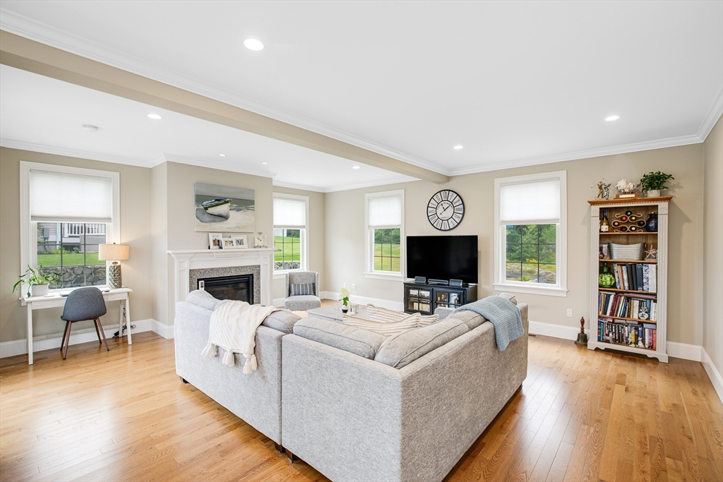 5 Point Shore Drive Property Photo 13