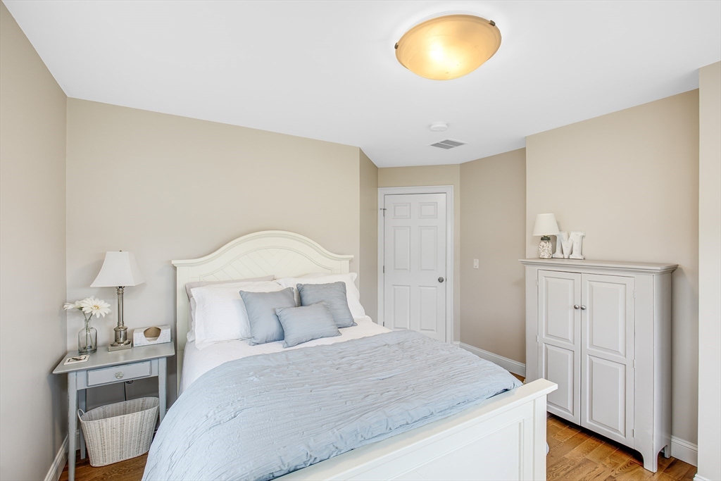 5 Point Shore Drive Property Photo 18