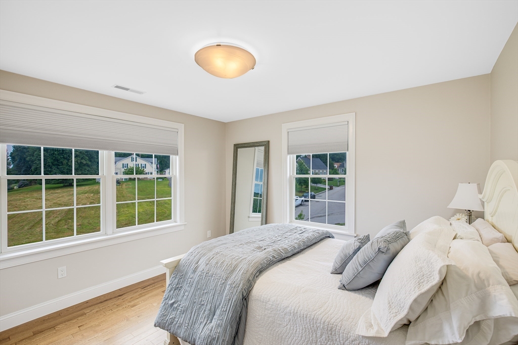 5 Point Shore Drive Property Photo 19
