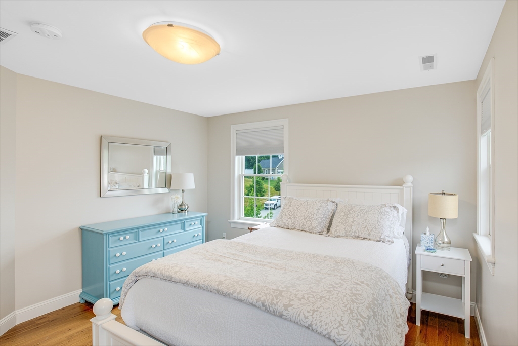 5 Point Shore Drive Property Photo 20