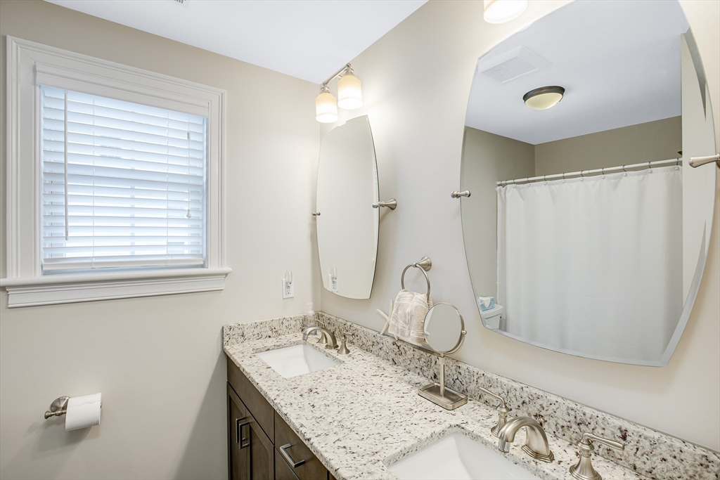 5 Point Shore Drive Property Photo 26