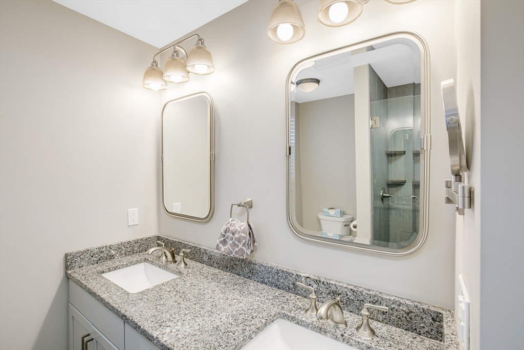5 Point Shore Drive Property Photo 27