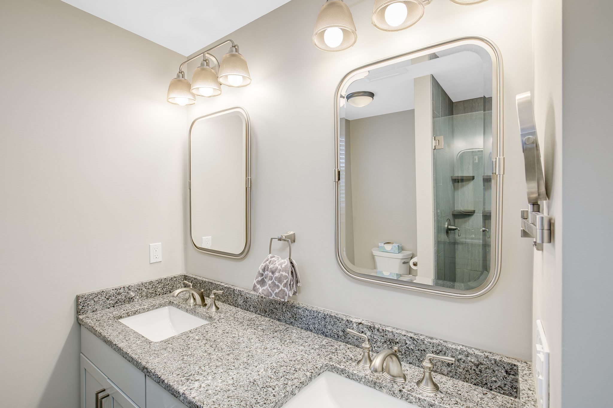 5 Point Shore Drive Property Photo 27