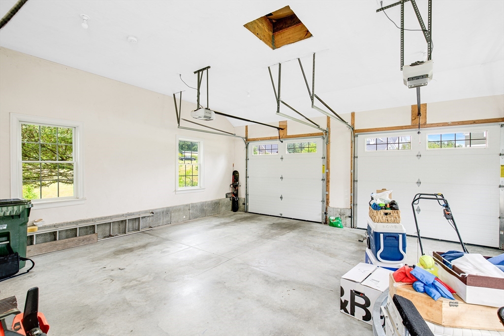 5 Point Shore Drive Property Photo 41