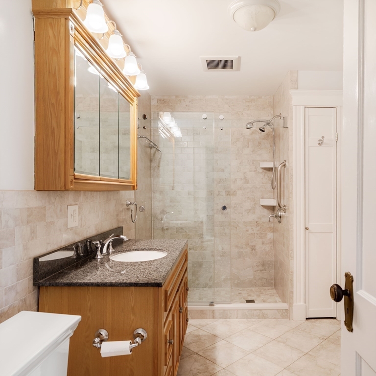2 Peabody # 2 Property Photo 10