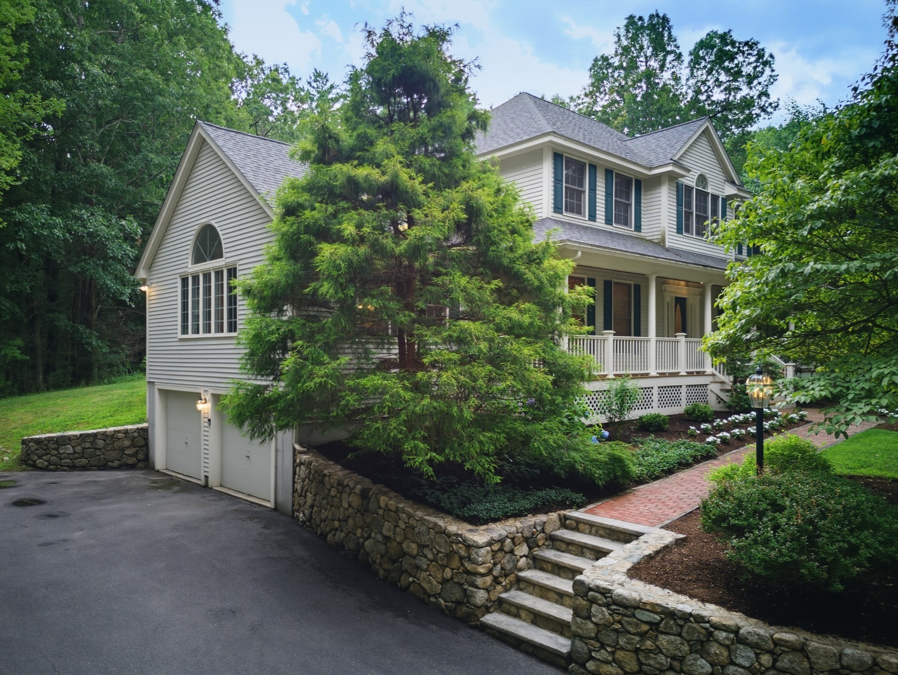 27 Great Pond Dr