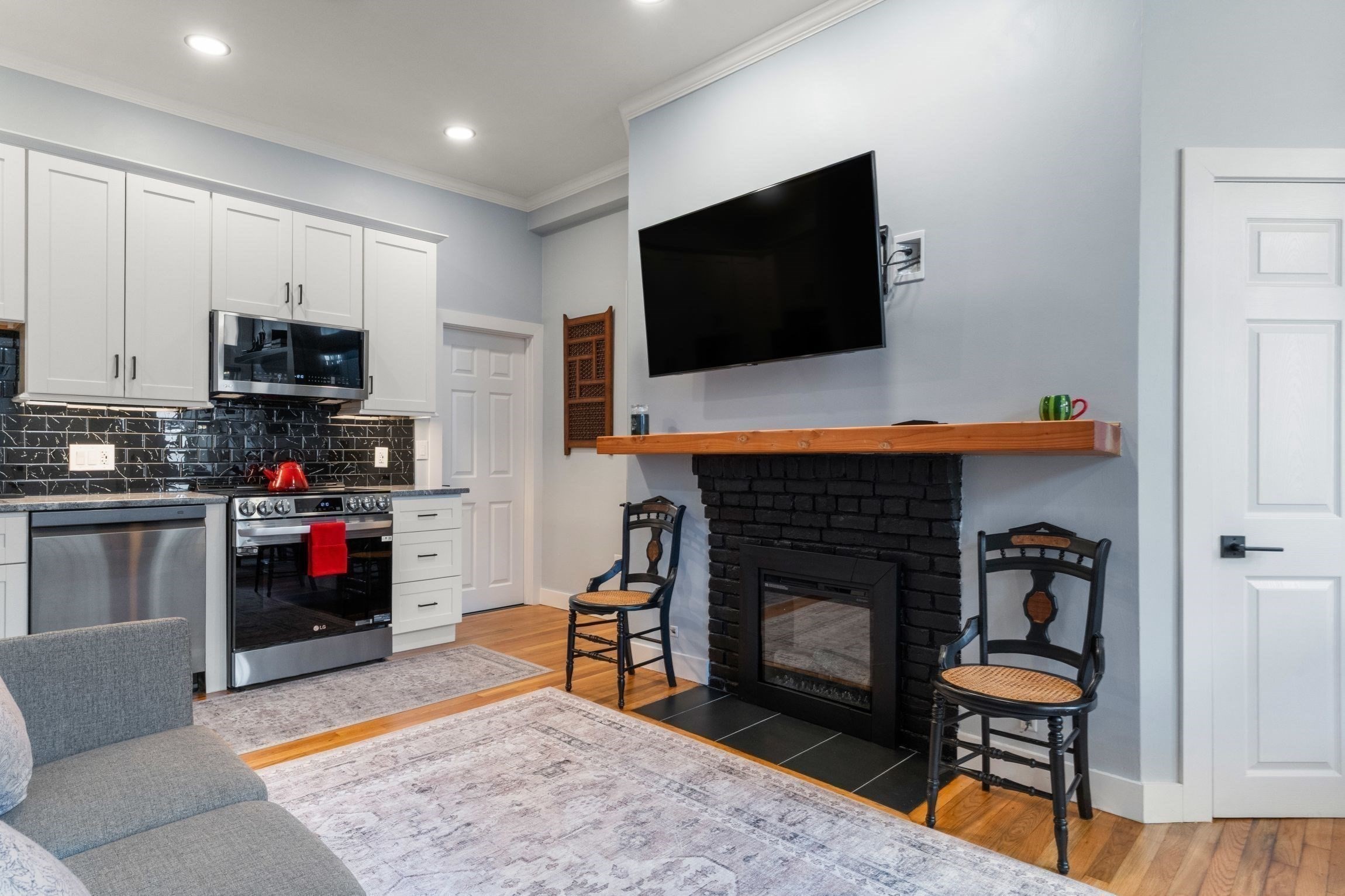 560 Columbus Avenue # 1 Property Photo 3