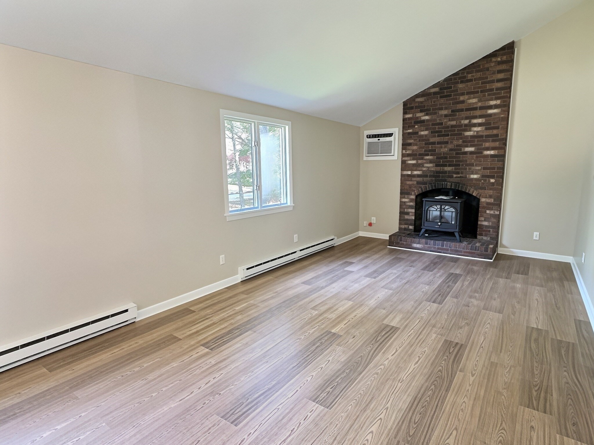 14 Milford St Property Photo 18