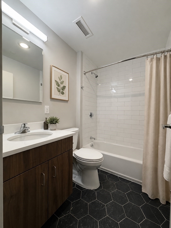 204 Main St # 201 Property Photo 2