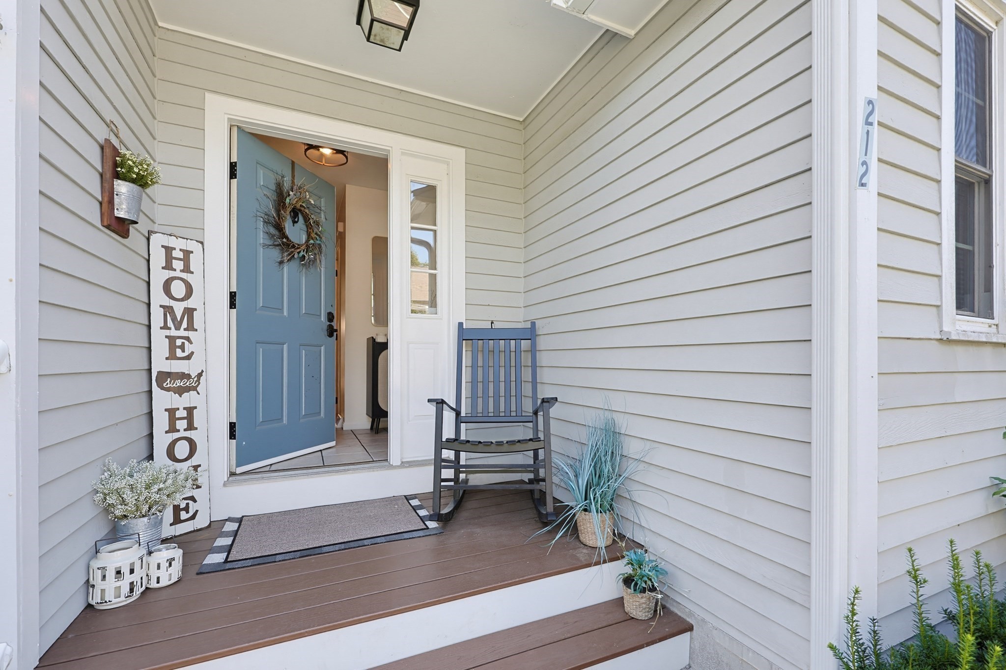 212 Laurelwood Dr # 212 Property Photo 3