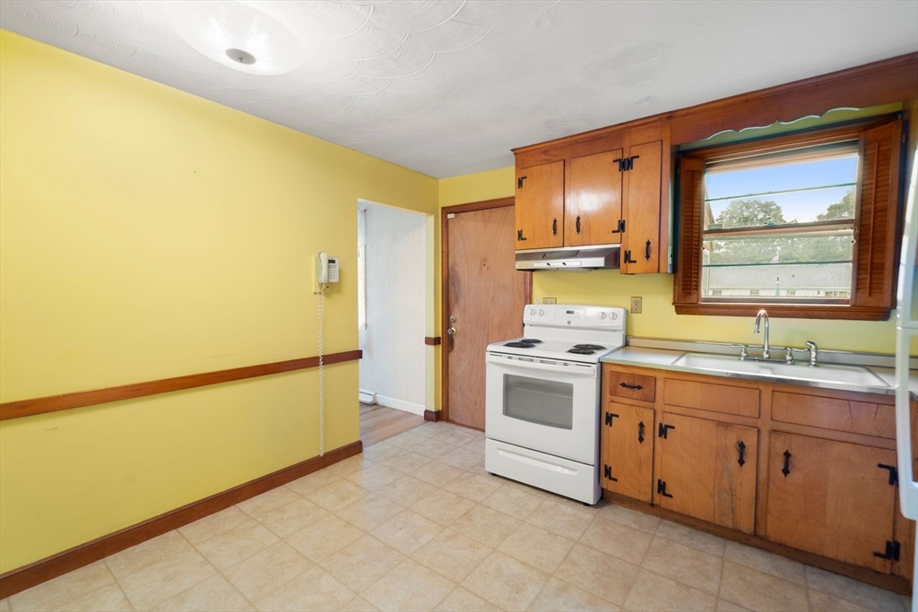 46 Selwyn Rd Property Photo 10