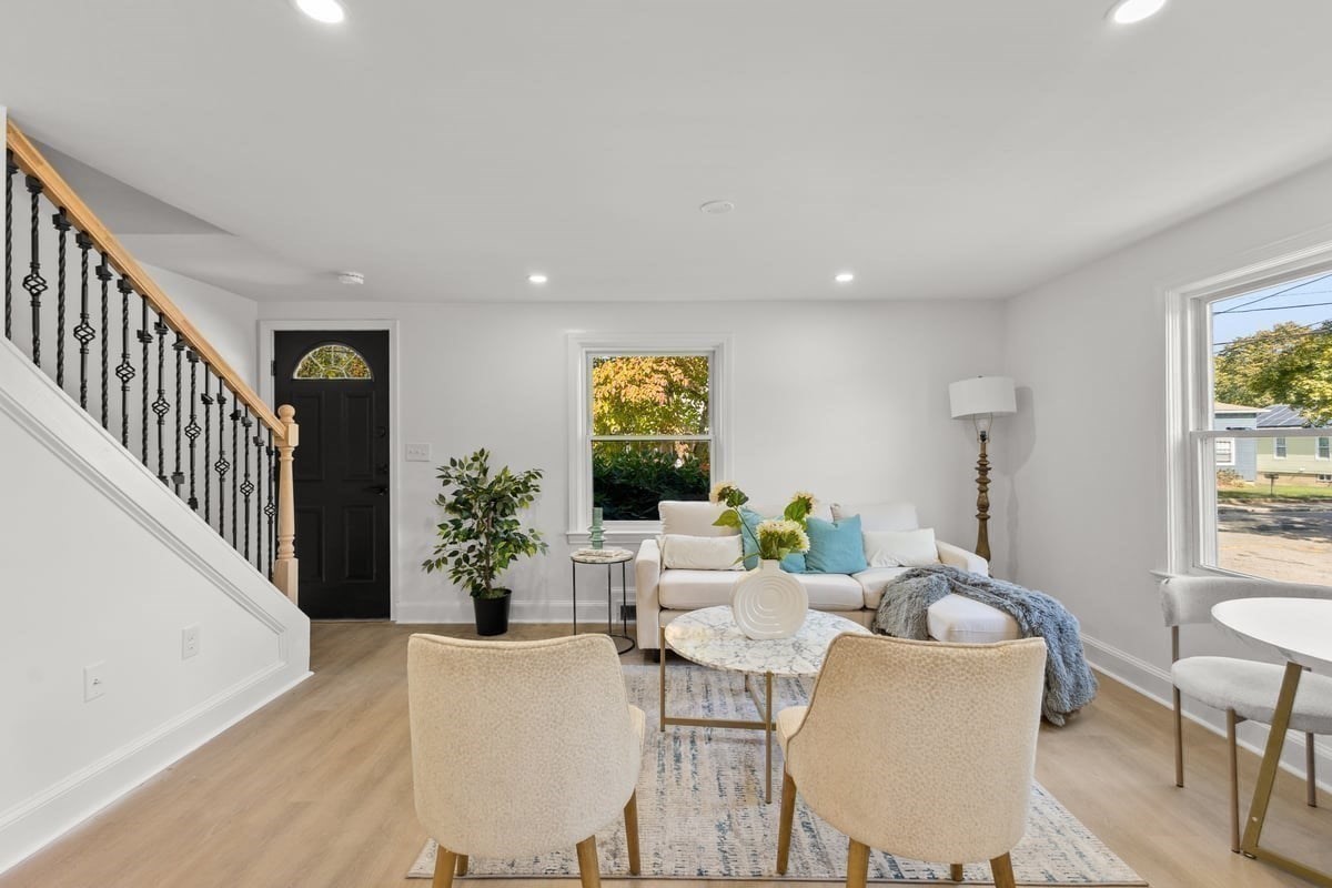 26 Lamb St Property Photo 9